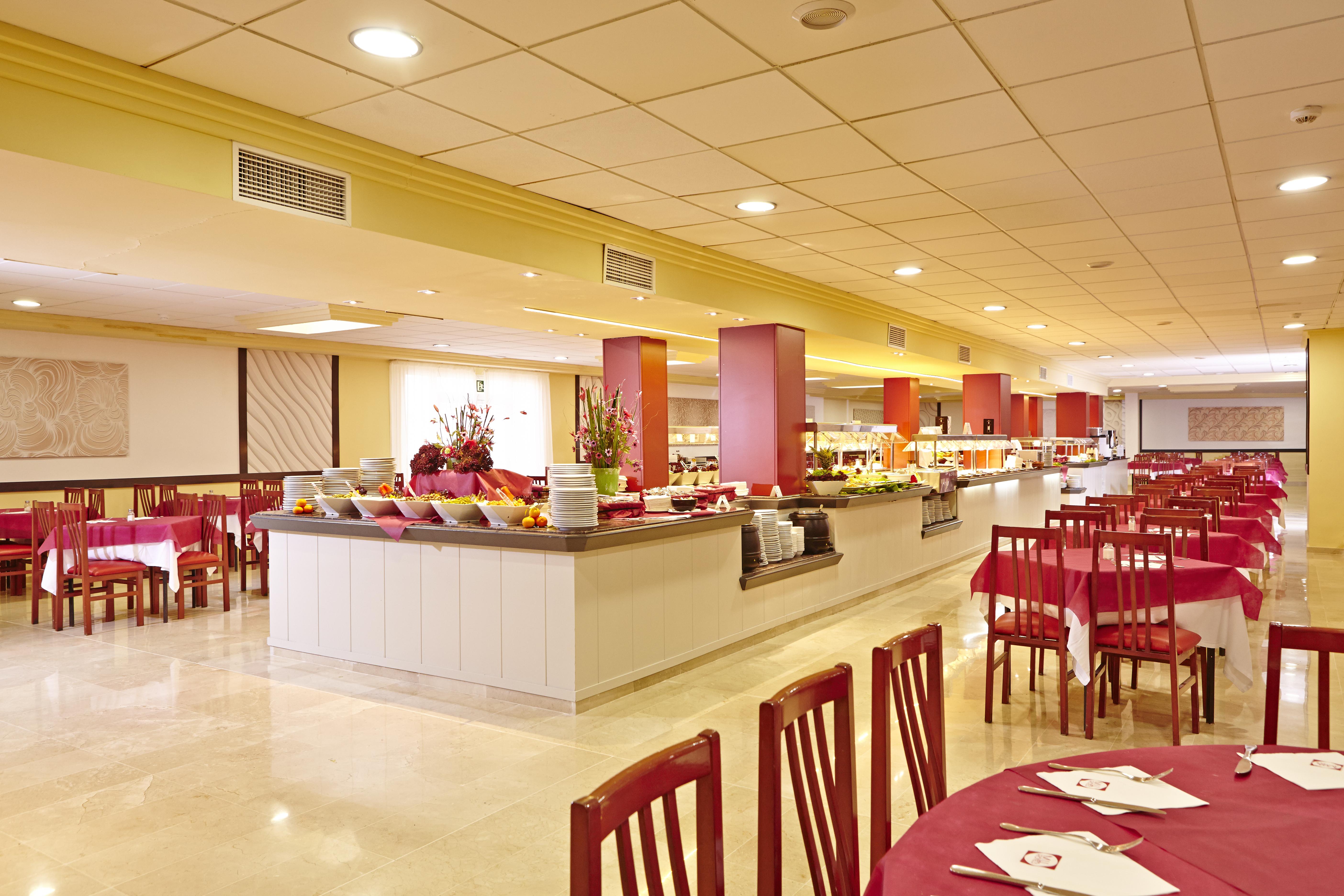 Hotel Sahara Nubia Gobi Ses Cadenes Exteriér fotografie A buffet at a hotel